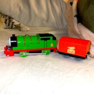 THOMAS AND & FRIENDS PERCY MOTORIZED TRAIN TRACKMASTER & CARGO WORKS